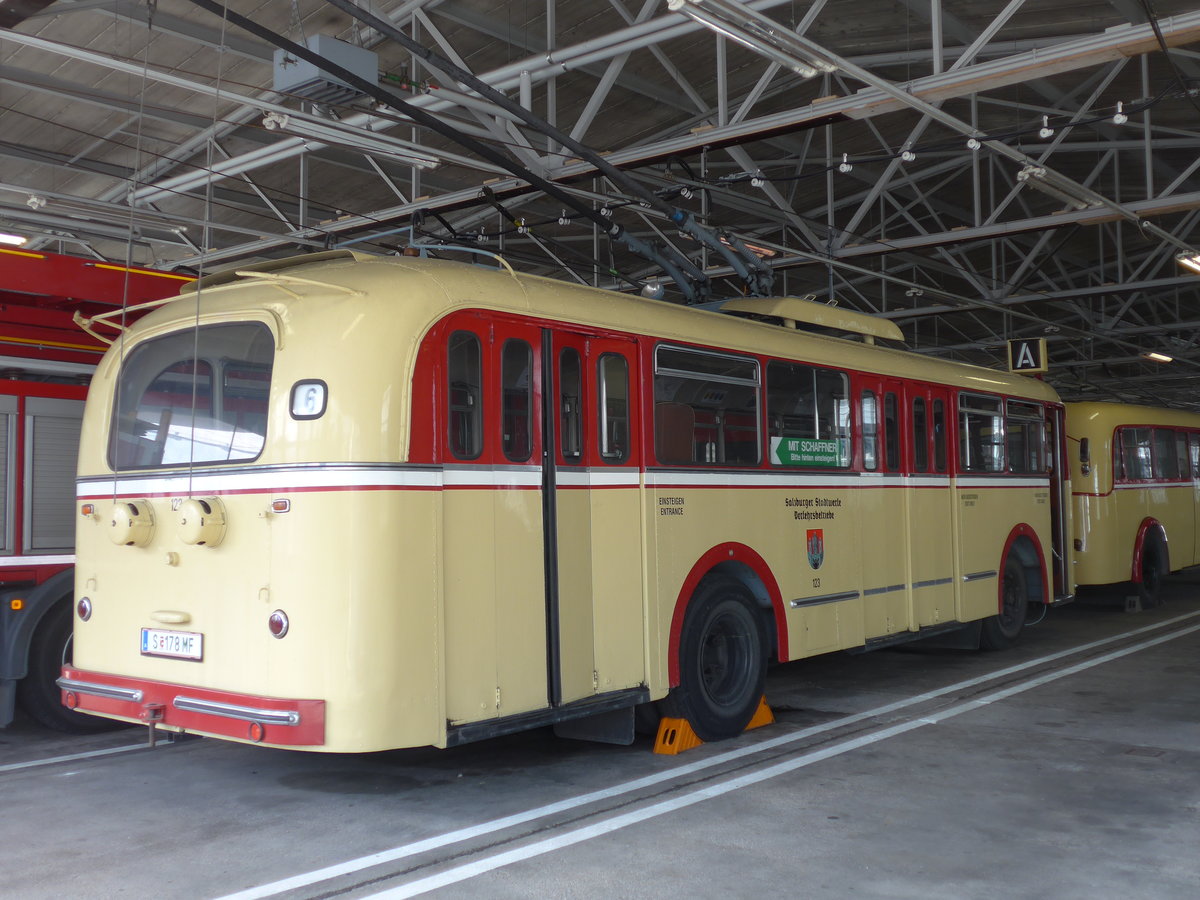 (197'114) - SSV Salzburg (POS) - Nr. 123/S 178 MF - Uerdingen/Henschel Trolleybus (ex SWS Solingen/D Nr. 40) am 13. September 2018 in Salzburg, Betriebshof