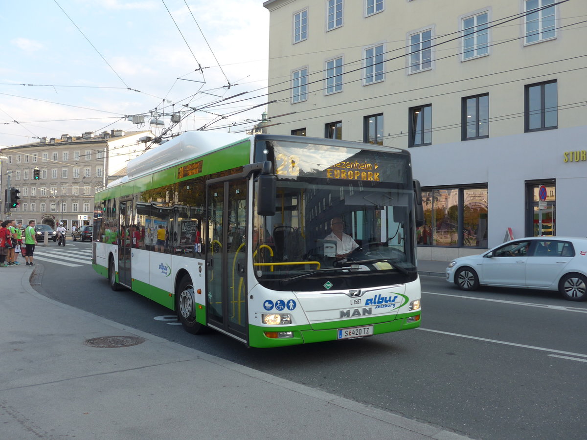 (197'369) - Albus, Salzburg - Nr. L1587/S 420 TZ - MAN am 13. September 2018 in Salzburg, Hanuschplatz