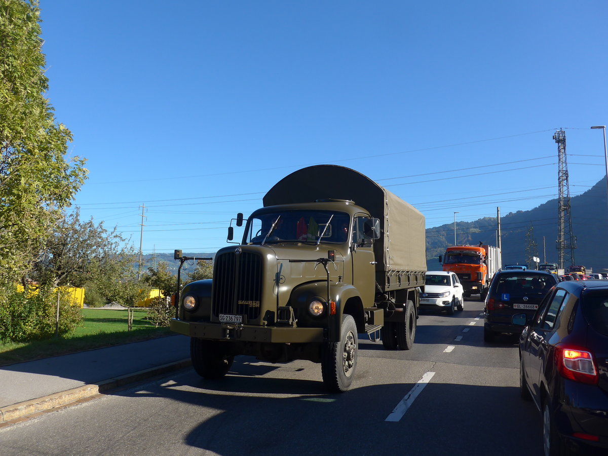 (198'218) - Saurer - SG 236'797 - am 13. Oktober 2018 in Bilten, Schniserstrasse