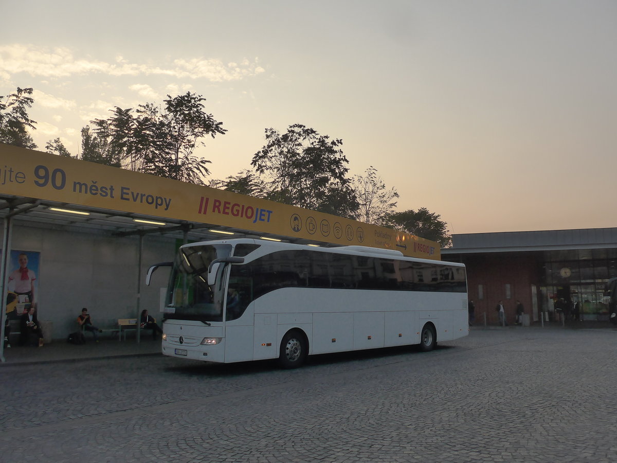 (198'455) - Lubjano Trans, Praha - 6AV 2173 - Mercedes am 18. Oktober 2018 in Praha, Florenc