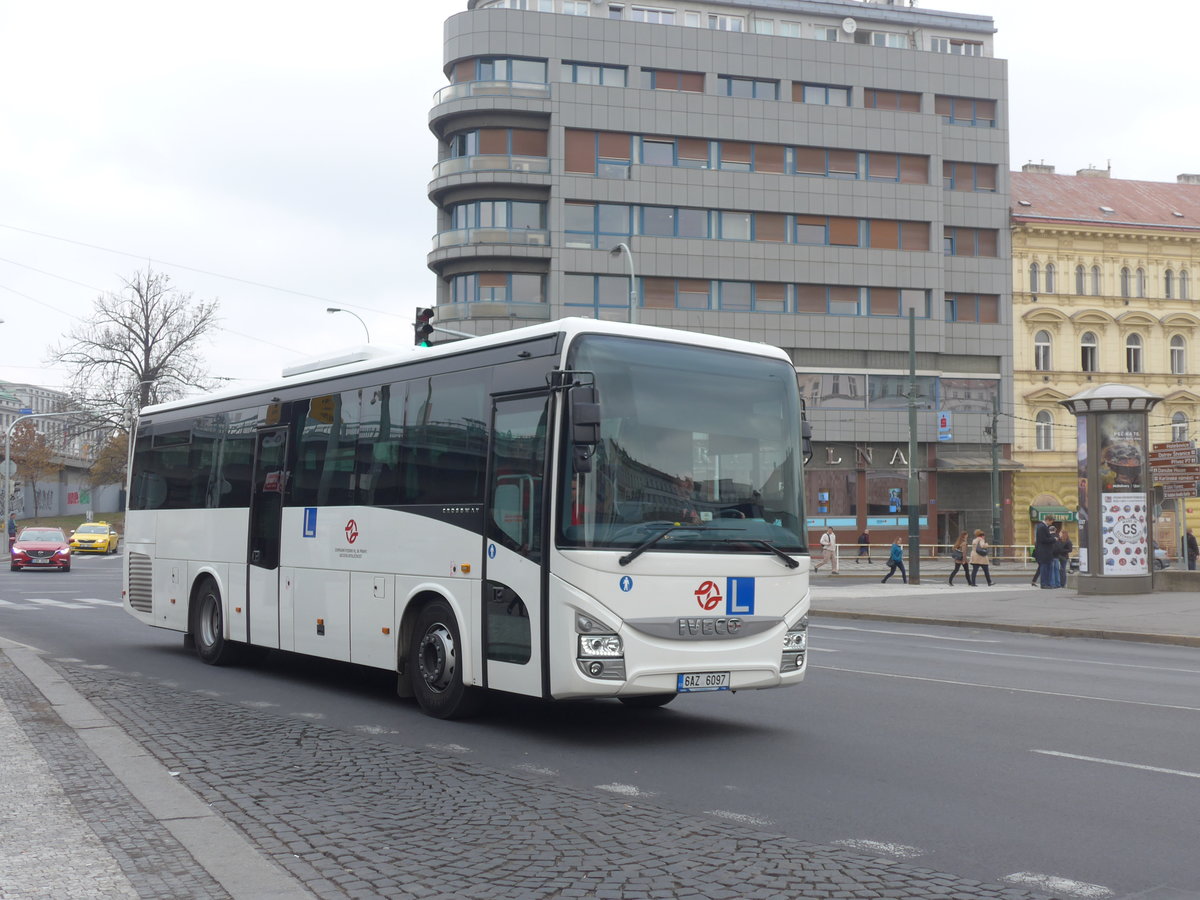 (198'564) - DPP Praha - 6AZ 6097 - Iveco am 19. Oktober 2018 in Praha, Florenc