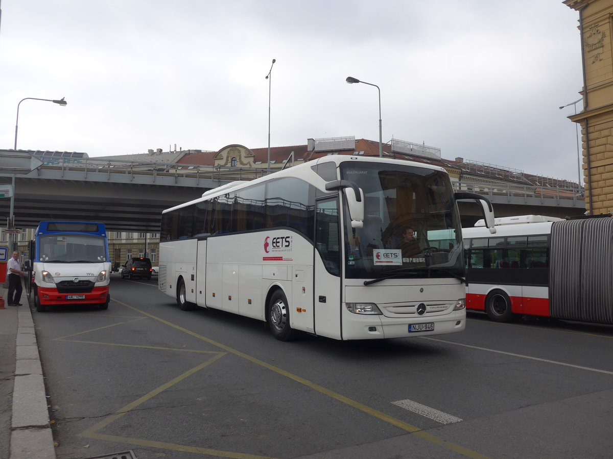 (198'620) - Aus Ungarn: EETS, Budapest - NJU-946 - Mercedes am 19. Oktober 2018 in Praha, Florenc
