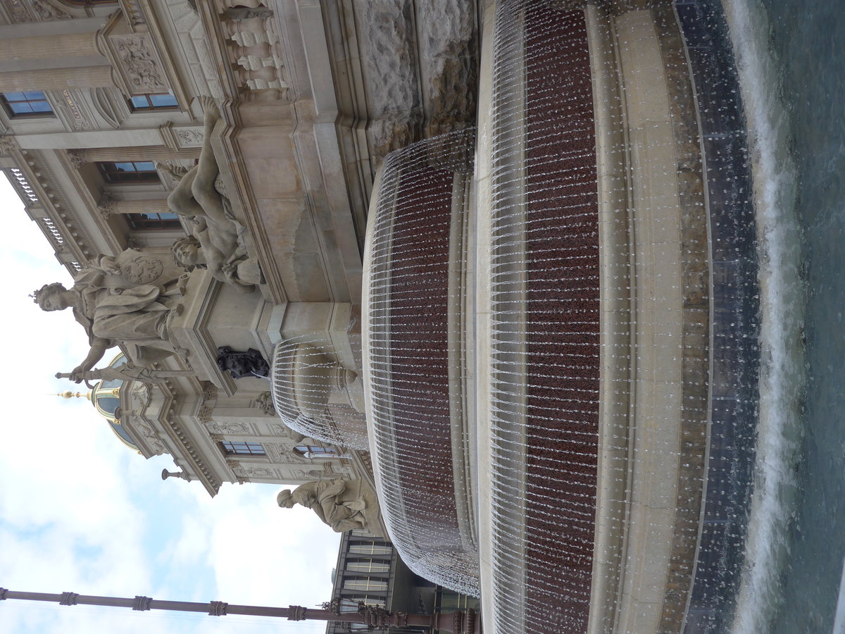 (198'855) - Brunnen beim Nationalmuseum am 20. Oktober 2018 in Praha