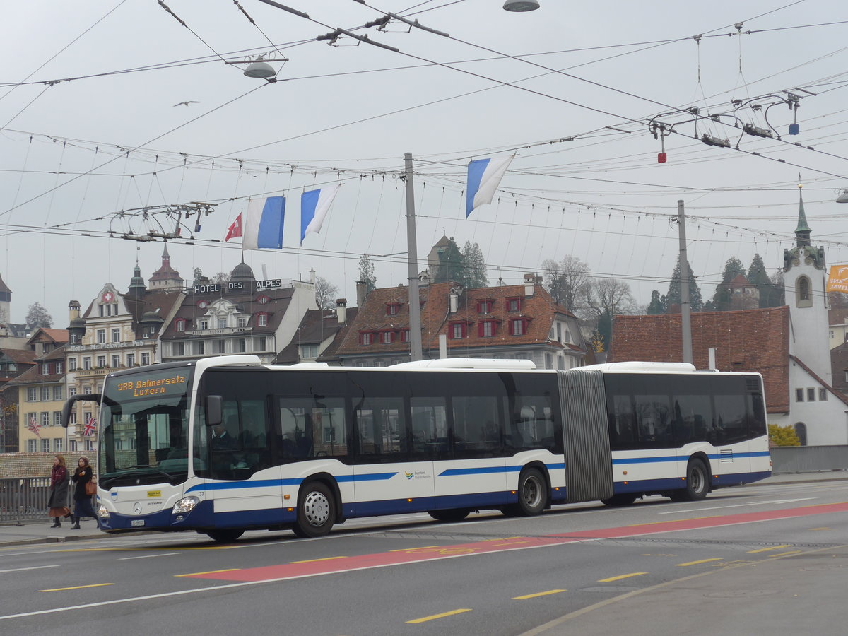 (199'380) - ZVB Zug - Nr. 37/ZG 88'037 - Mercedes am 18. November 2018 in Luzern, Bahnhofbrcke