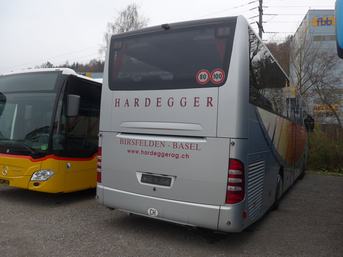 (199'415) - Hardegger, Birsfelden - Mercedes am 18. November 2018 in Kloten, EvoBus