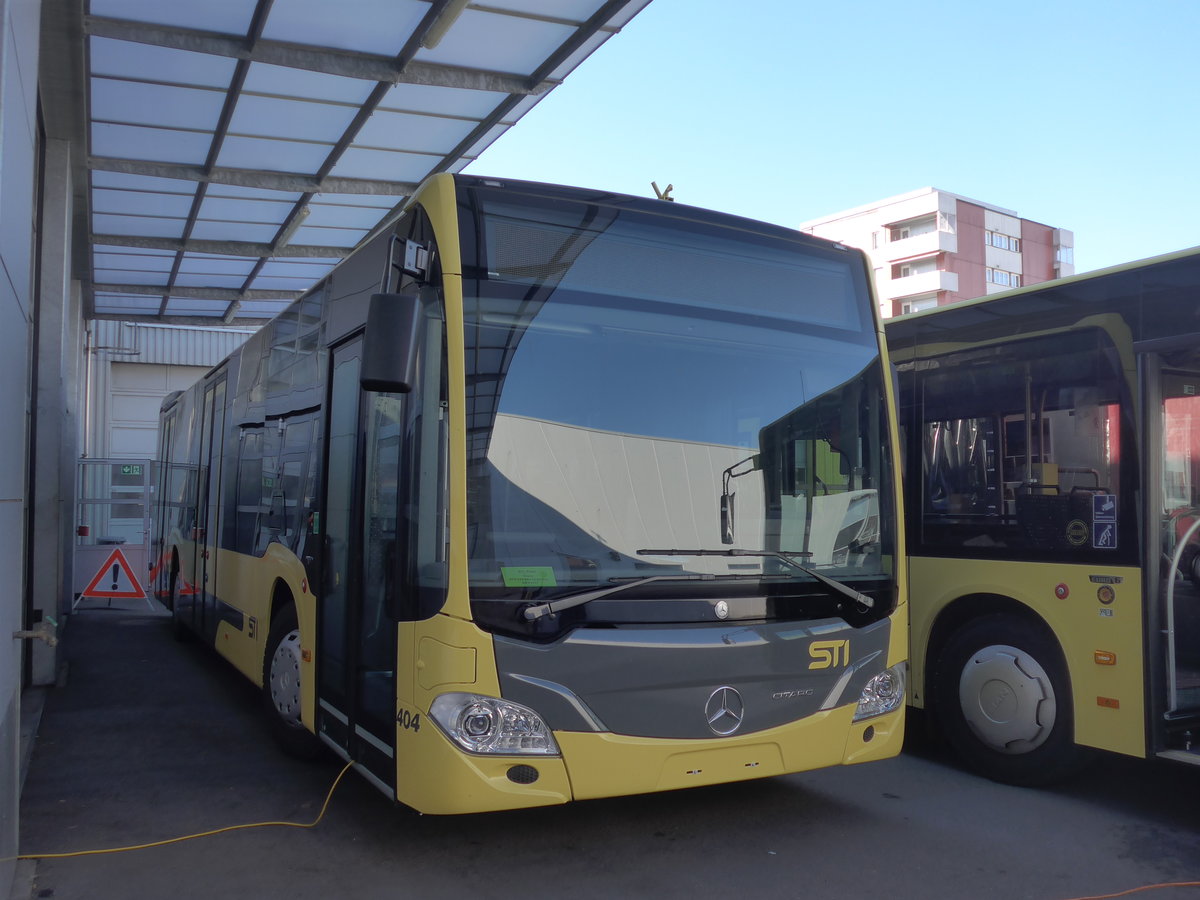 (199'572) - STI Thun - Nr. 404 - Mercedes am 25. November 2018 in Thun, Garage