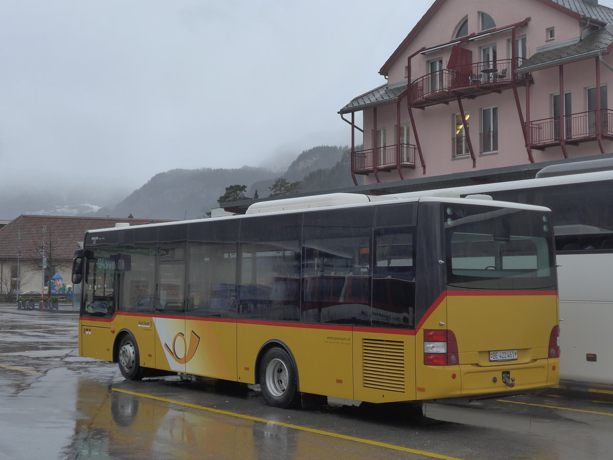 (200'109) - AVG Meiringen - Nr. 61/BE 422'461 - MAN/Gppel am 24. Dezember 2018 in Meiringen, Postautostation