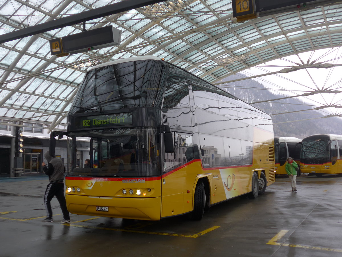 (200'626) - PostAuto Graubnden - GR 162'999 - Neoplan am 2. Januar 2019 in Chur, Postautostation