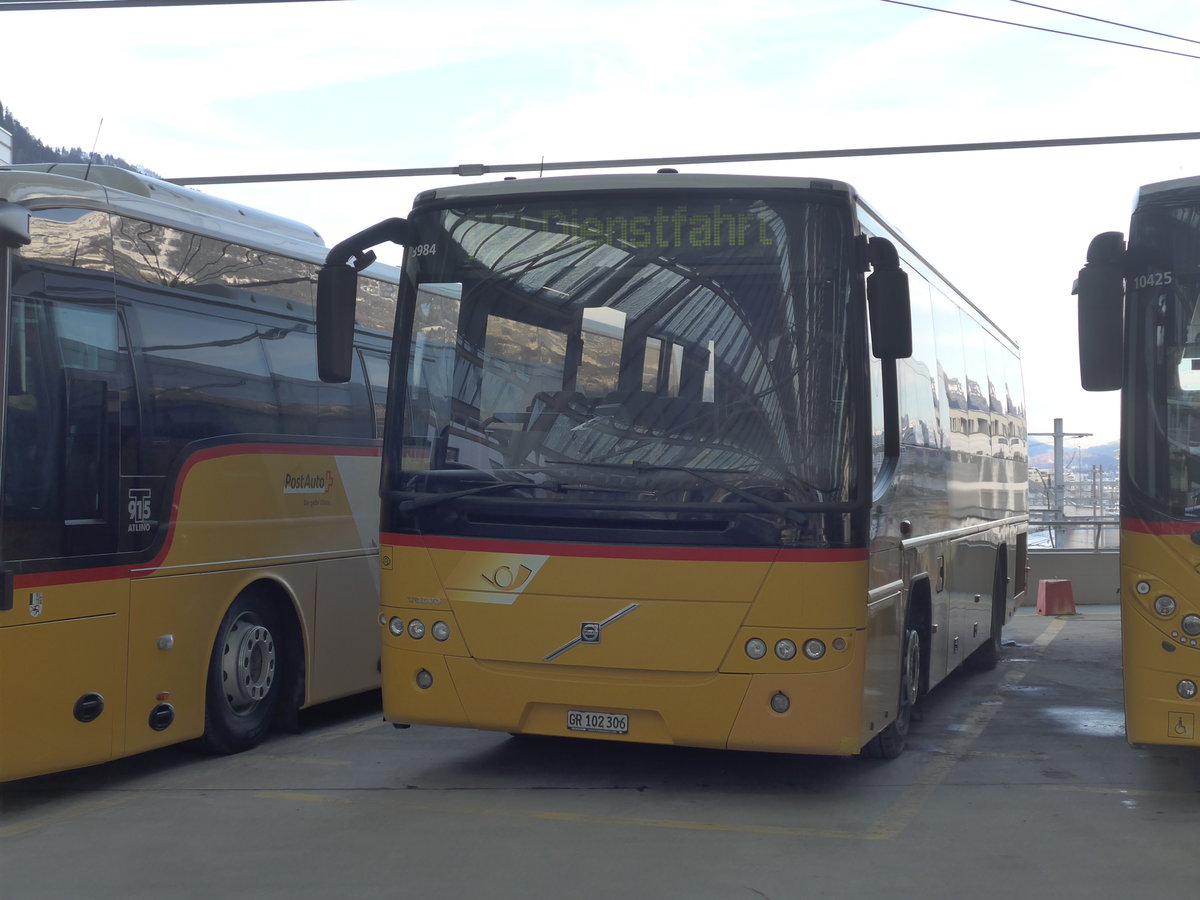 (201'220) - PostAuto Graubnden - GR 102'306 - Volvo am 19. Januar 2019 in Chur, Postautostation