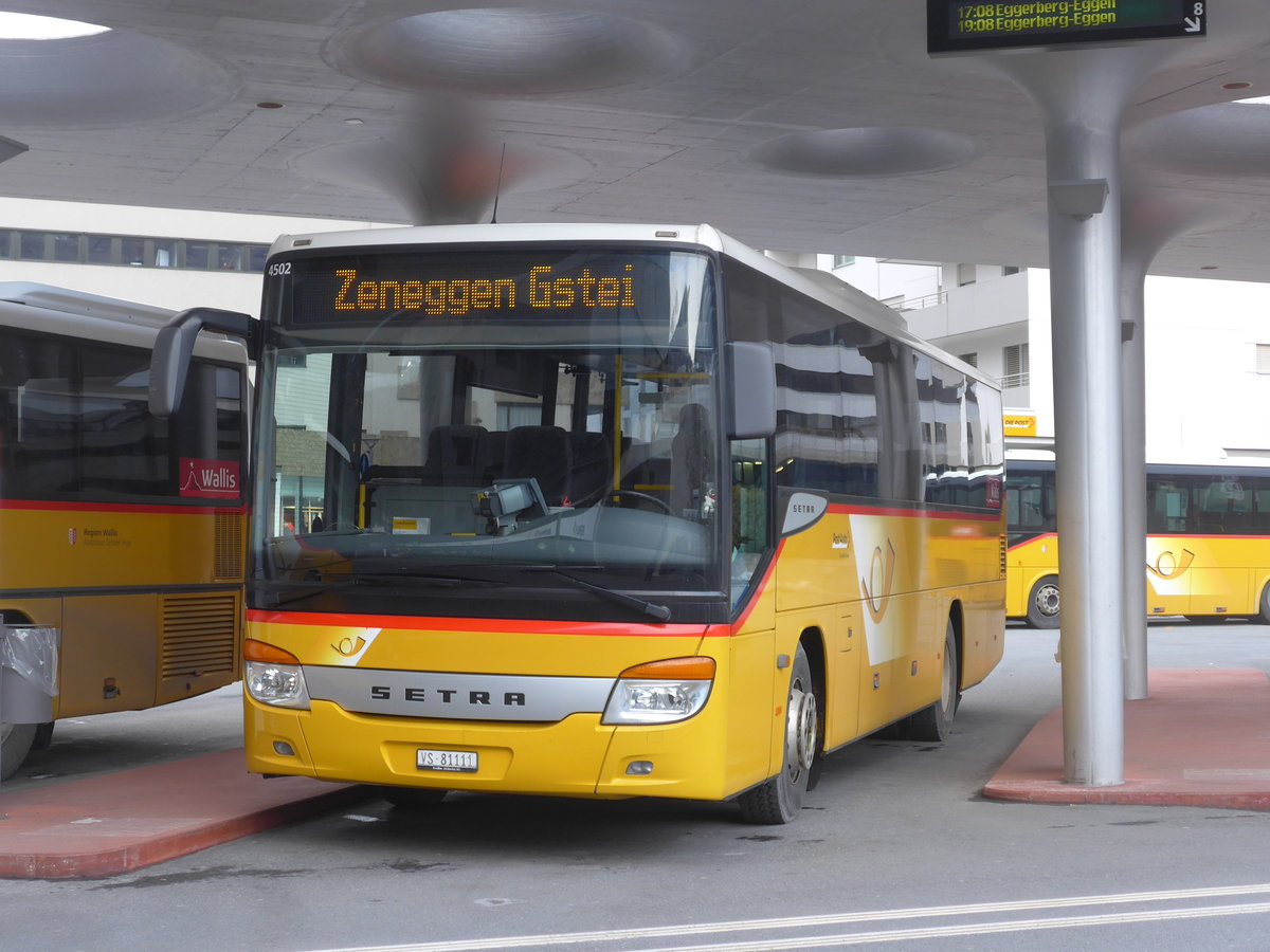 (201'356) - Autotour, Visp - VS 81'111 - Setra am 27. Januar 2019 beim Bahnhof Visp