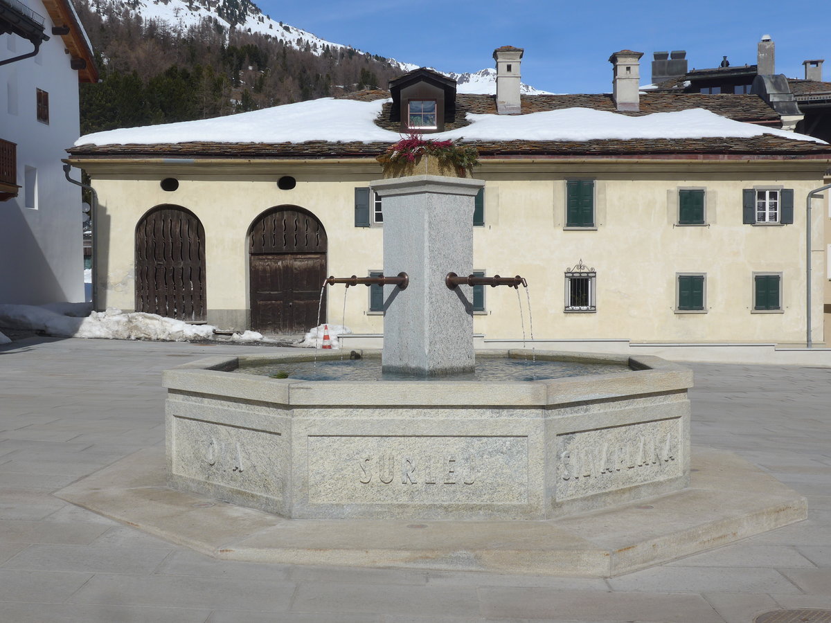(201'842) - Brunnen am 2. Mrz 2019 in Silvaplana