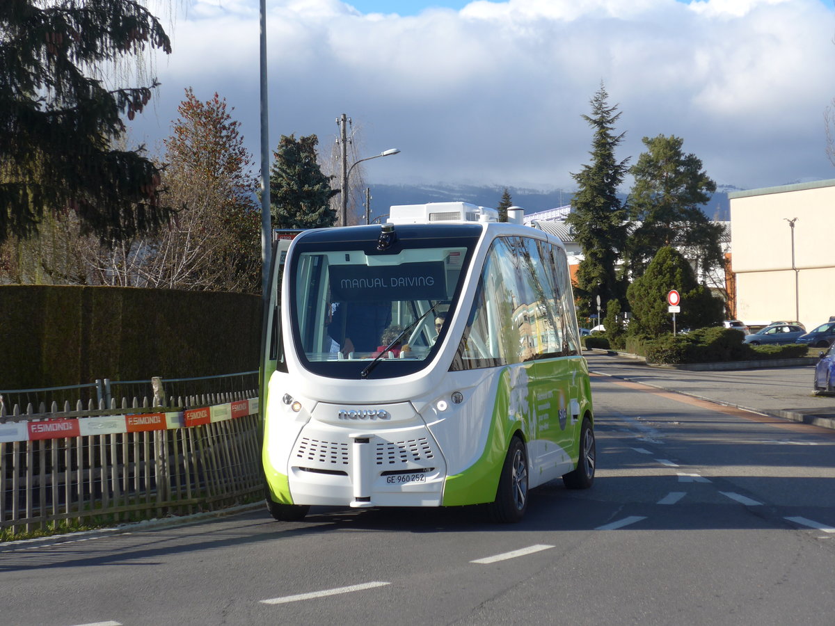 (202'310) - TPG Genve - GE 960'252 - Navya am 11. Mrz 2019 beim Bahnhof Meyrin