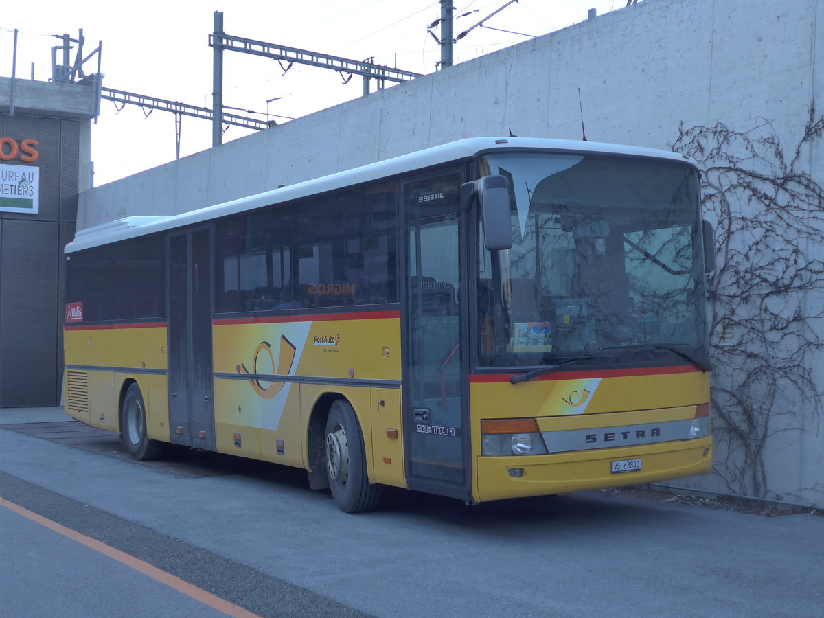 (202'434) - Autotour, Visp - VS 63'800 - Setra am 16. Mrz 2019 beim Bahnhof Visp