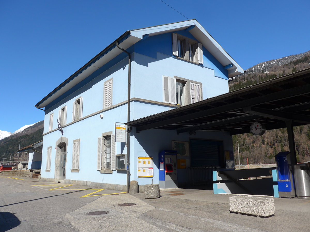 (202'555) - Der Bahnhof von Ambr-Piotta am 19. Mrz 2019