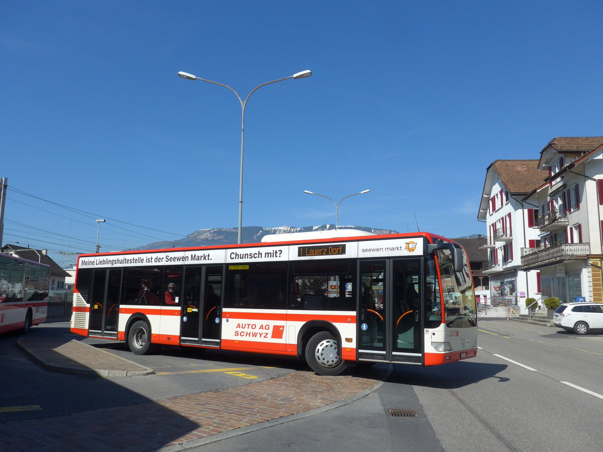 (202'850) - AAGS Schwyz - Nr. 38/SZ 57'338 - Mercedes am 22. Mrz 2019 beim Bahnhof Schwyz