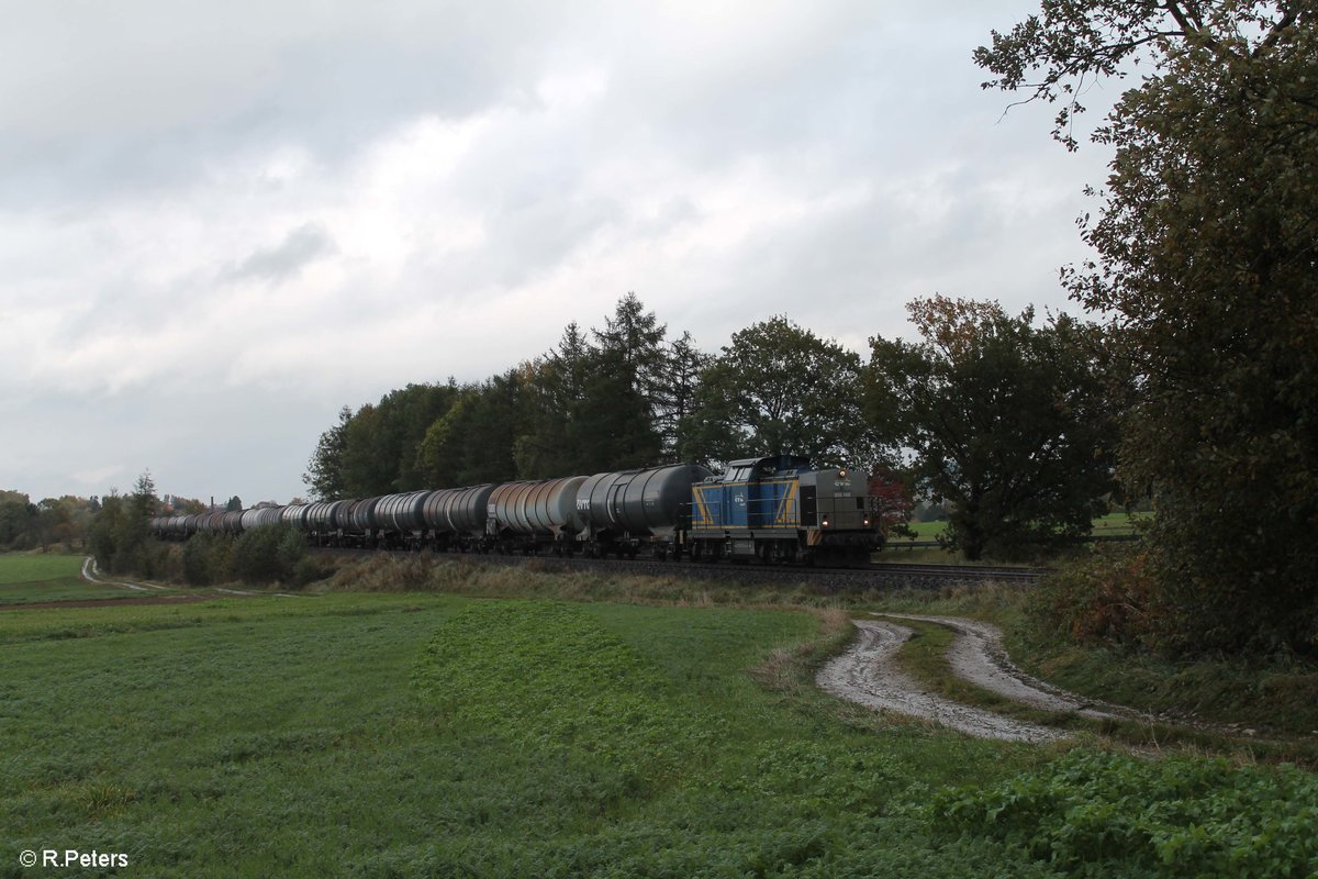 203 102 mit einem Kesselzug aus Cheb nach Voburg bei Waldershof. 08.10.17