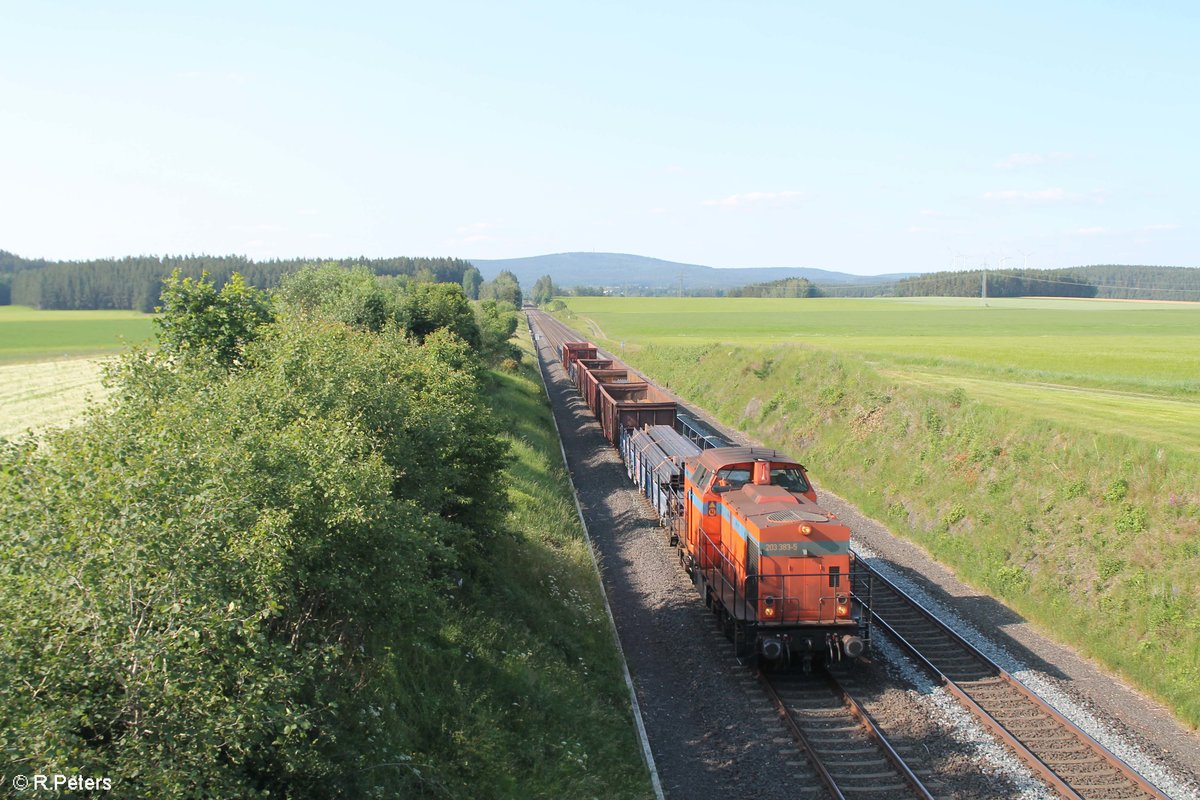 203 383-5 mit dem kurzen Schrottzug Könitz - Cheb bei Neudes. 23.06.20