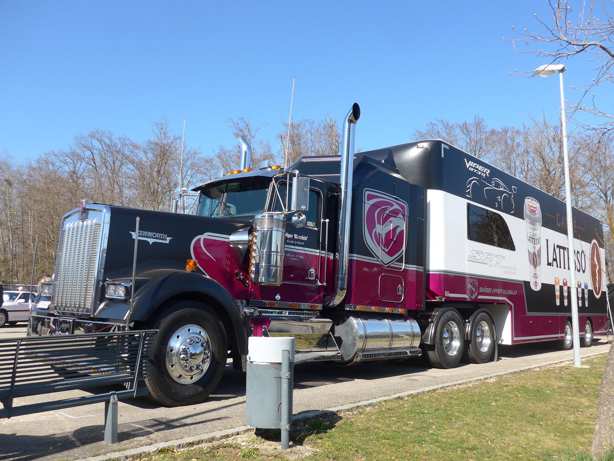 (203'132) - Kenworth am 24. Mrz 2019 in Granges-Paccot, Forum-Fribourg