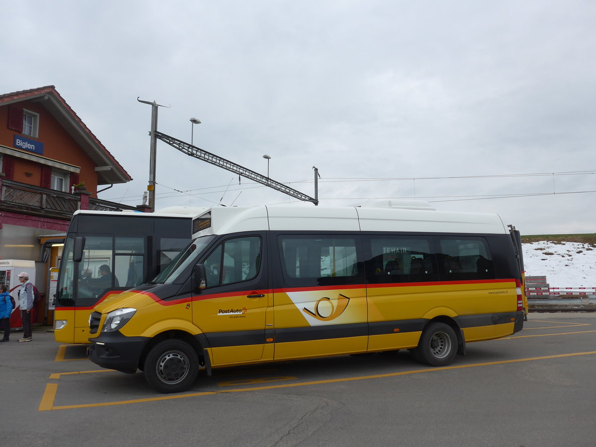 (203'467) - PostAuto Bern - Nr. 221/BE 724'221 - Mercedes am 7. April 2019 beim Bahnhof Biglen