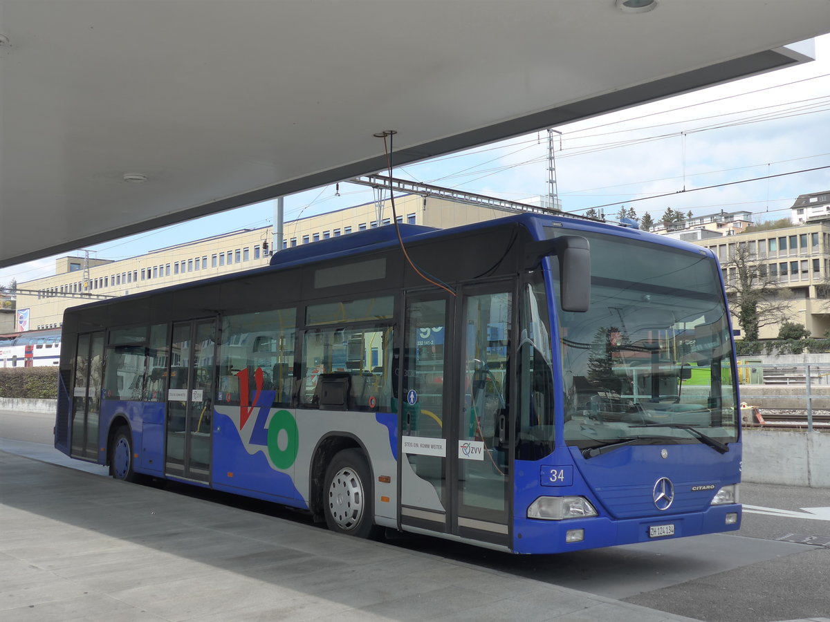 (203'533) - VZO Grningen - Nr. 34/ZH 124'134 - Mercedes am 7. April 2019 beim Bahnhof Meilen