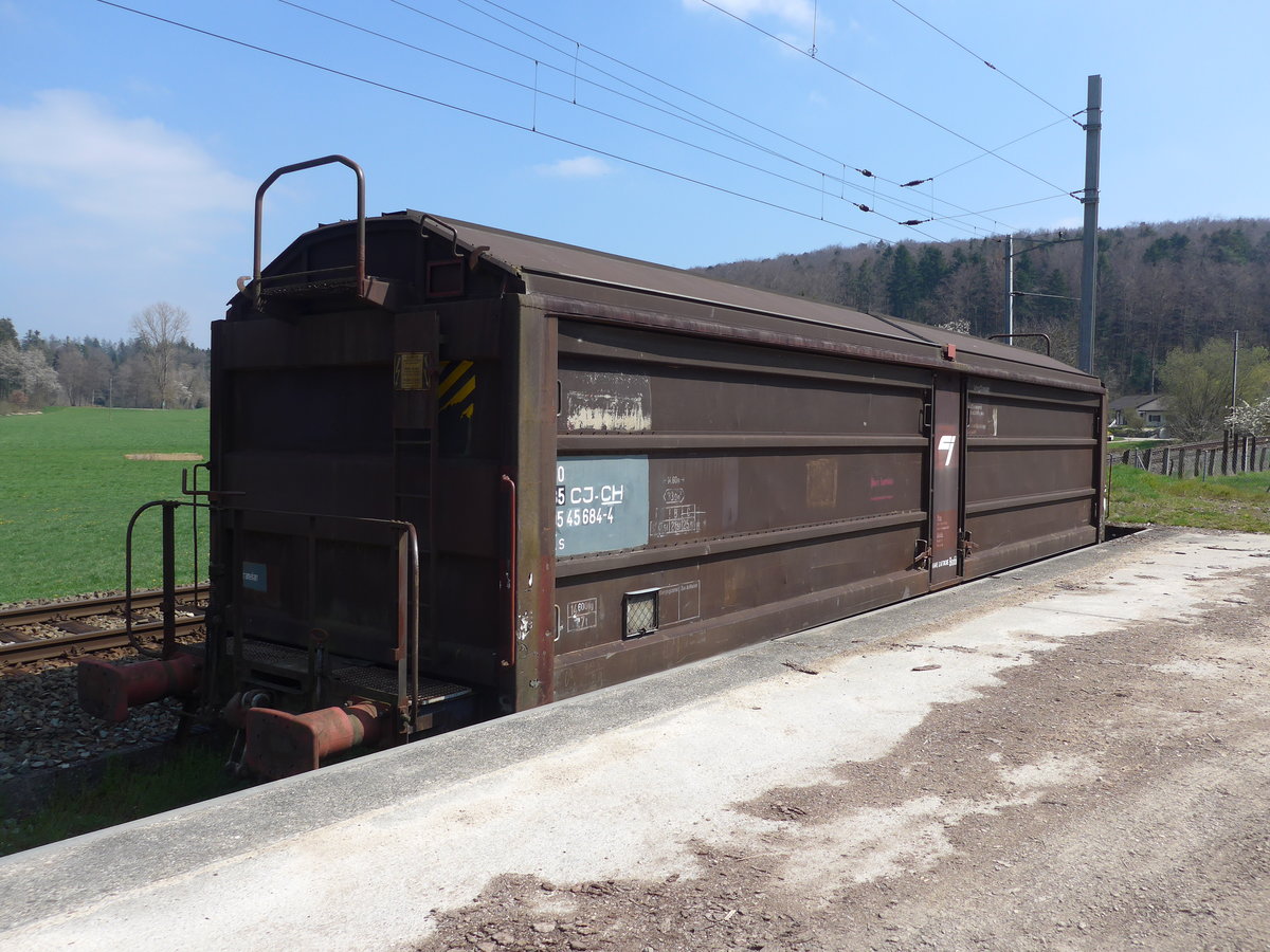 (203'747) - CJ-Gterwagen - Nr. 684-4 - am 15. April 2019 beim Bahnhof Vendlincourt