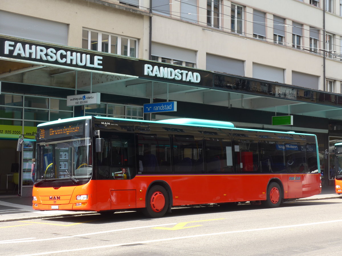 (203'909) - Funi-Car, Biel - Nr. 2/BE 424'202 - MAN am 22. April 2019 beim Bahnhof Biel