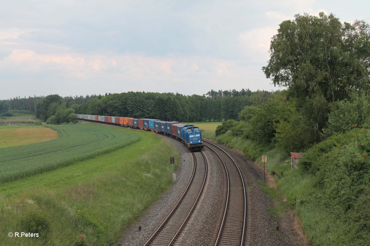 204 010 + 022 mit dem Containerzug nach Hamburg bei Oberteich. 04.06.14