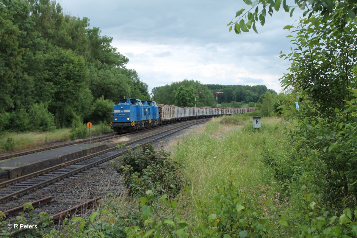 204 010-6 + 204 011-5 mit dem Holzzug aus Nürnberg nach Wiesau bei Reuth bei Erbendorf. 25.06.14