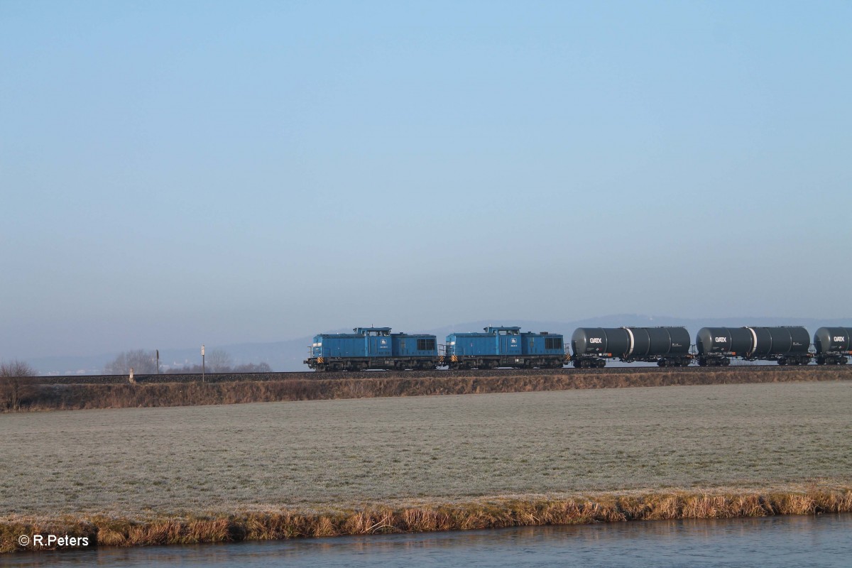 204 022 + 204 010 ziehen einen Kesselzug nach Weiden bei Oberteich. 18.03.16