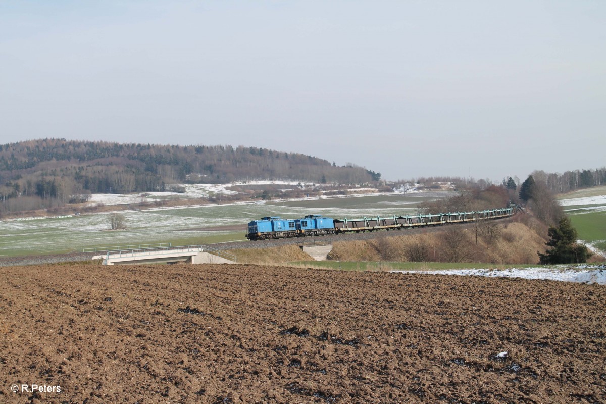 204 022-2 und 204 010-6 mit dem DGS95300 Regensburg - Mosel bei Lengenfeld. 27.02.16