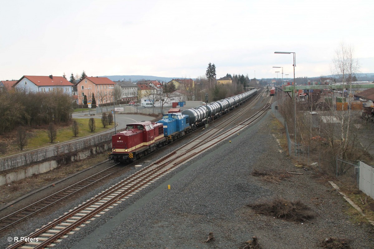 204 237-2 und 204 044-6 mit einem Kesselzug nach hauer Weiden bei der durchfahrt in Wiesau. 26.02.16