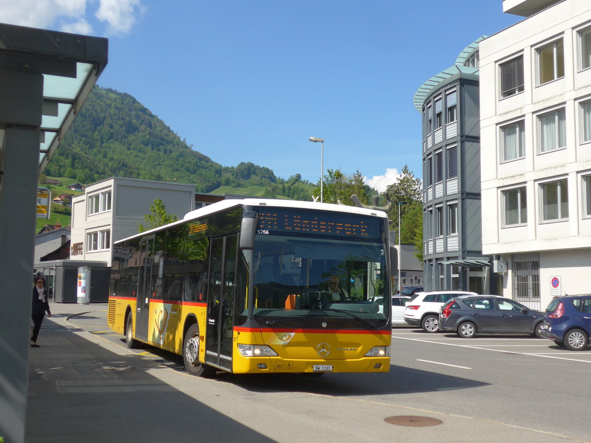 (205'600) - Thepra, Stans - Nr. 32/NW 5165 - Mercedes am 30. Mai 2019 beim Bahnhof Stans