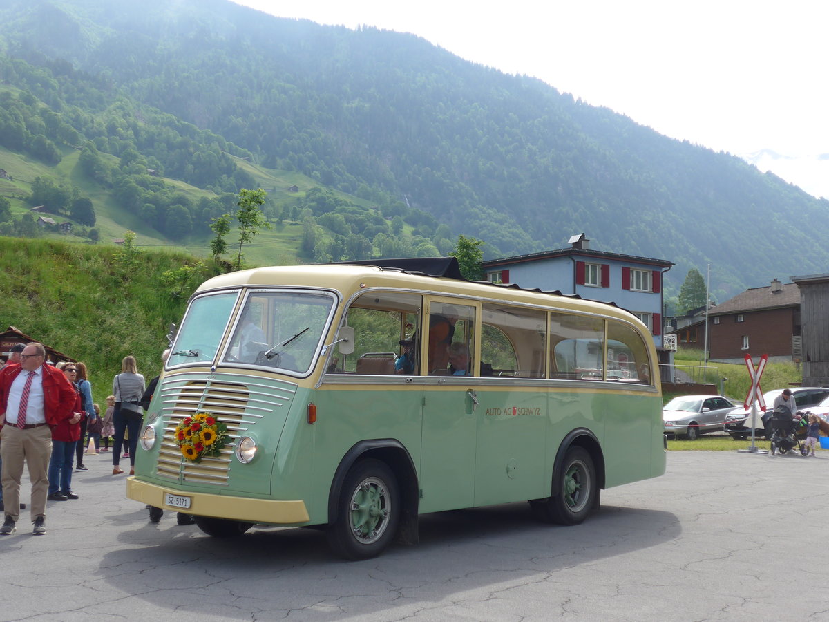 (206'303) - AAGS Schwyz - Nr. 1/SZ 5171 - Saurer/Geser (ex Nr. 9; ex Nr. 17; ex Nr. 9; ex Nr. 1) am 15. Juni 2019 in Engi, Garage