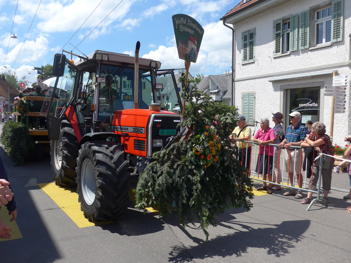 (206'728) - Massey-Ferguson - SG 11'126 - am 23. Juni 2019 am Jodlerfest-Umzug in Winterthur