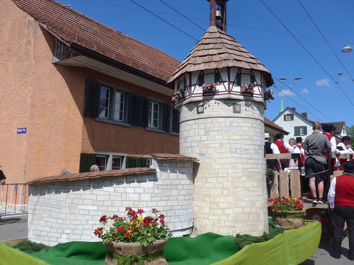 (206'749) - Der Munot am 23. Juni 2019 am Jodlerfest-Umzug in Winterthur