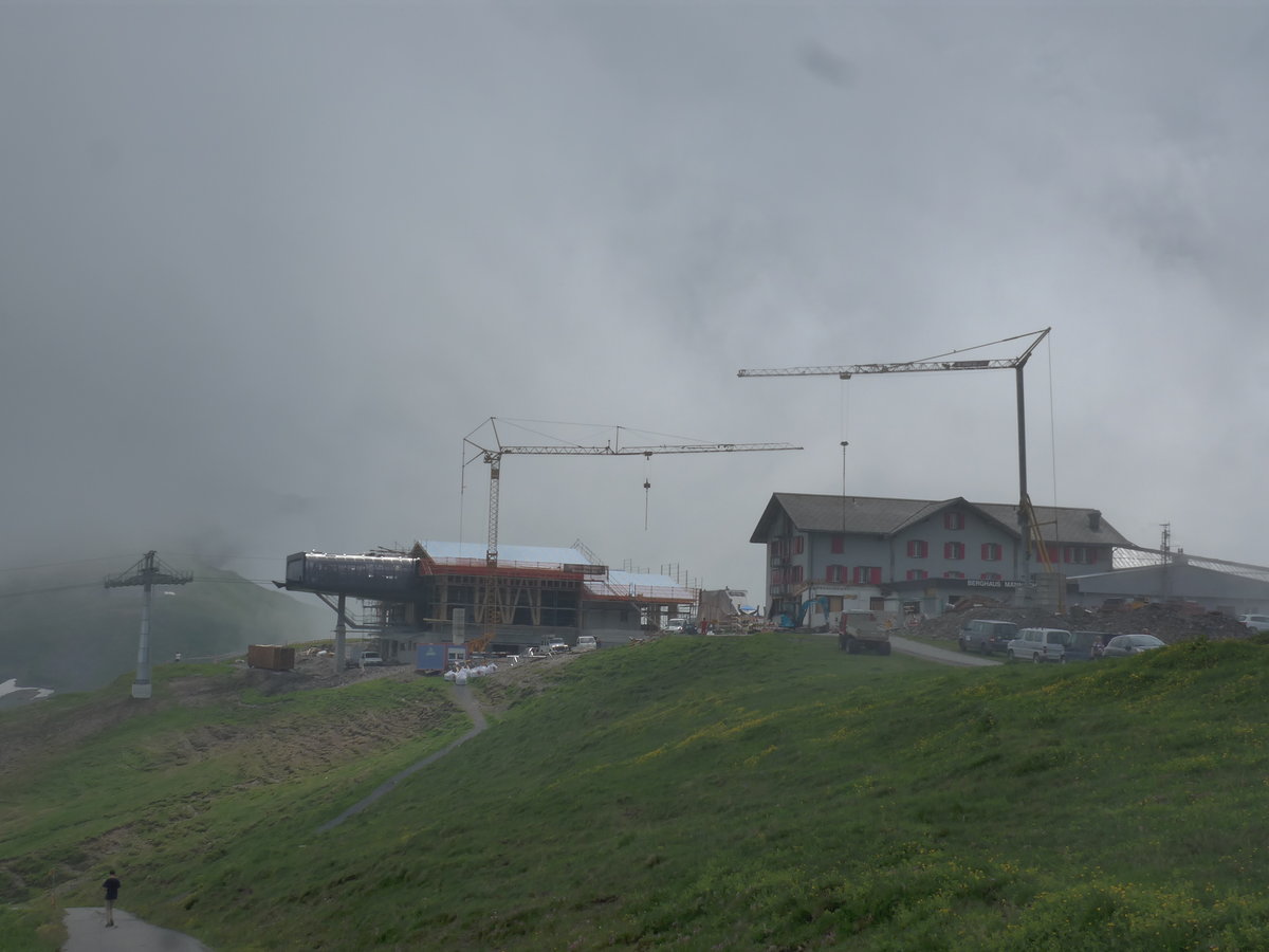 (207'744) - Bergstation der neuen Mnnlichenbahn mit Berghaus Mnnlichen am 9. Juli 2019 auf dem Mnnlichen