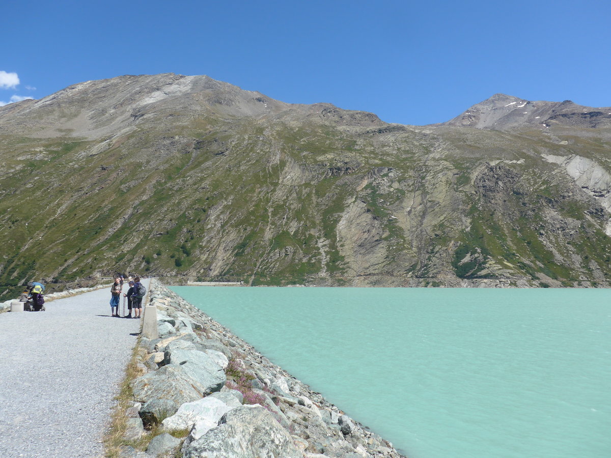 (209'028) - Der Mattmark Stausee am 18. August 2019