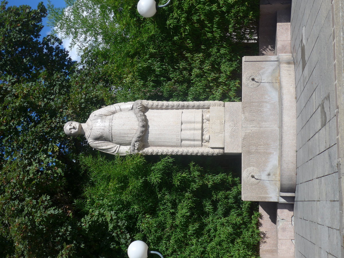 (209'452) - Katharina von der Planta-Denkmal am 9. September 2019 auf dem Place de la Planta in Sion