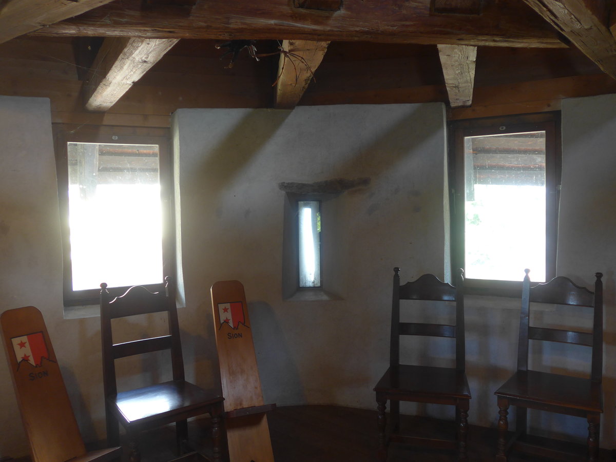 (209'463) - Zimmer im Hexenturm am 9. September 2019 in Sion