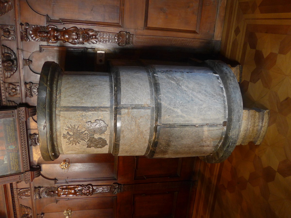 (209'491) - Alter Ofen am 9. September 2019 im Rathaus in Sion