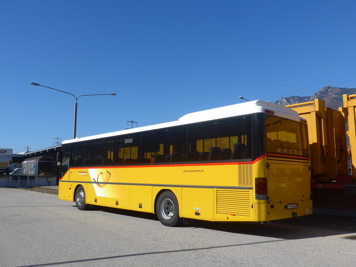 (210'591) - Autopostale, Muggio - TI 336'054 - Setra (ex AutoPostale Ticino Nr. 531) am 26. Oktober 2019 beim Bahnhof Cadenazzo