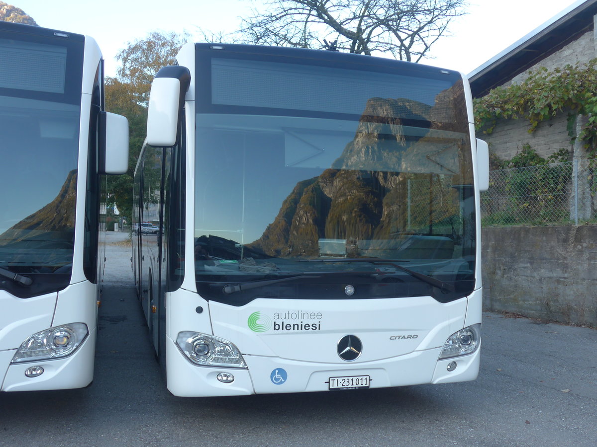 (210'619) - ABl Biasca - Nr. 11/TI 231'011 - Mercedes am 26. Oktober 2019 in Biasca, Garage