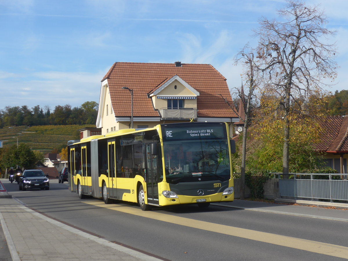 (210'686) - STI Thun - Nr. 703/BE 754'703 - Mercedes am 27. Oktober 2019 beim Bahnhof Spiez