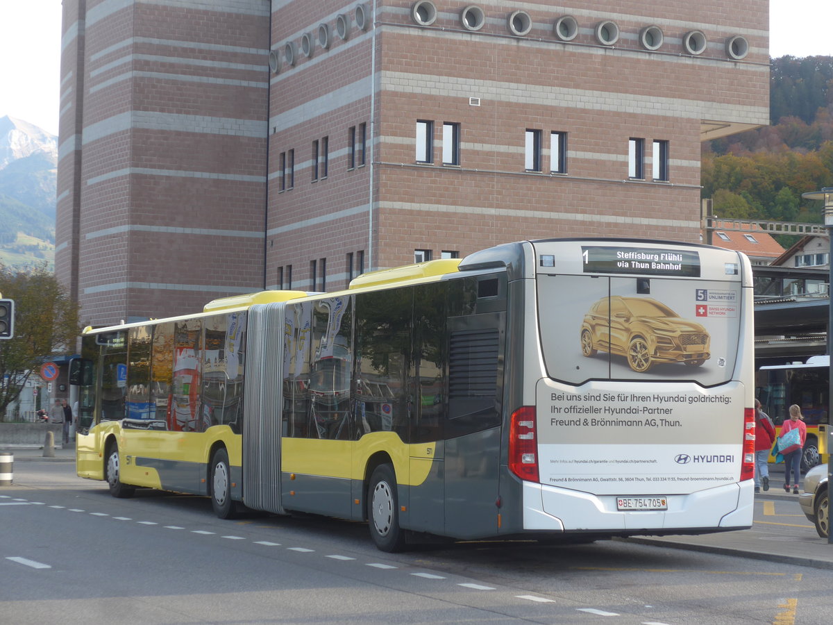 (210'702) - STI Thun - Nr. 705/BE 754'705 - Mercedes am 27. Oktober 2019 beim Bahnhof Spiez