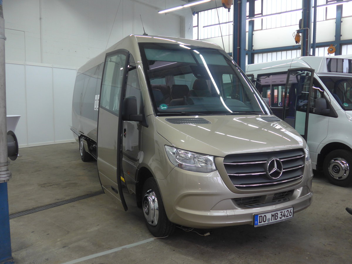 (210'817) - Aus Deutschland: Mercedes-Benz Minibus, Dortmund - DO-MB 3426 - Mercedes am 8. November 2019 in Kloten, EvoBus