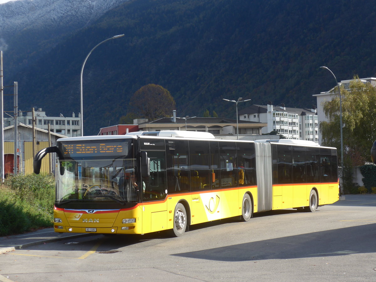 (210'921) - TMR Martigny - Nr. 123/VS 1105 - MAN am 9. November 2019 beim Bahnhof Martigny