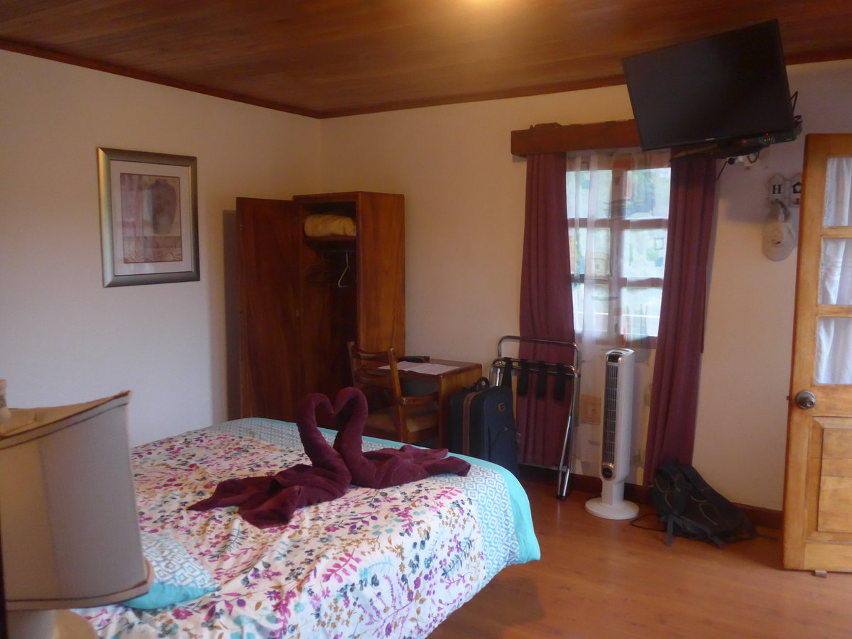 (211'137) - Hotelzimmer am 13. November 2019 in Neuvo Arenal, Hotel-Restaurant Los Hroes