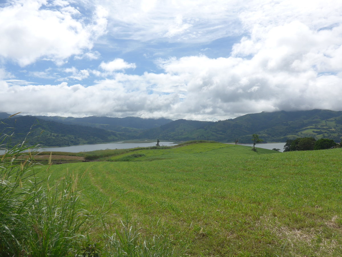 (211'464) - Blick auf den Arenalsee am 16. November 2019 in Nuevo Arenal, Los Hroes