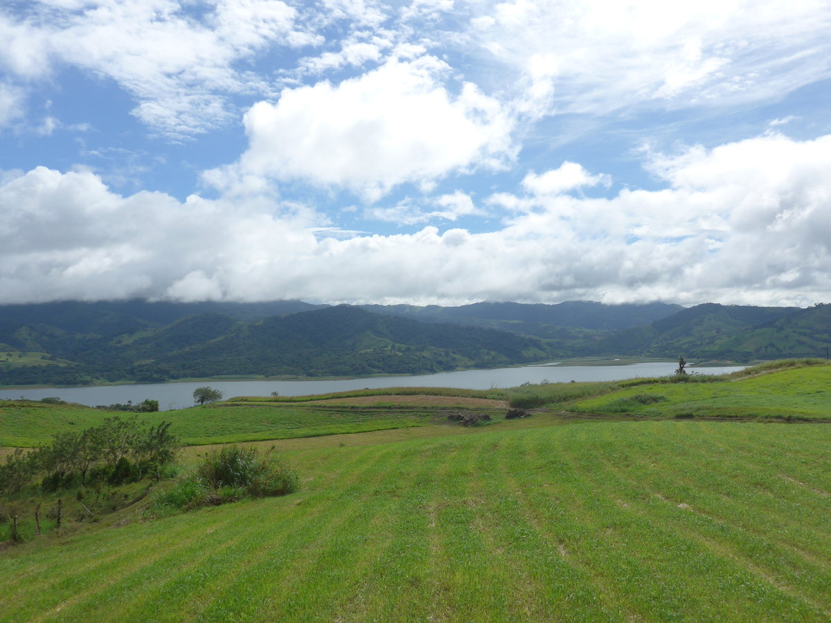(211'465) - Blick auf den Arenalsee am 16. November 2019 in Nuevo Arenal, Los Hroes