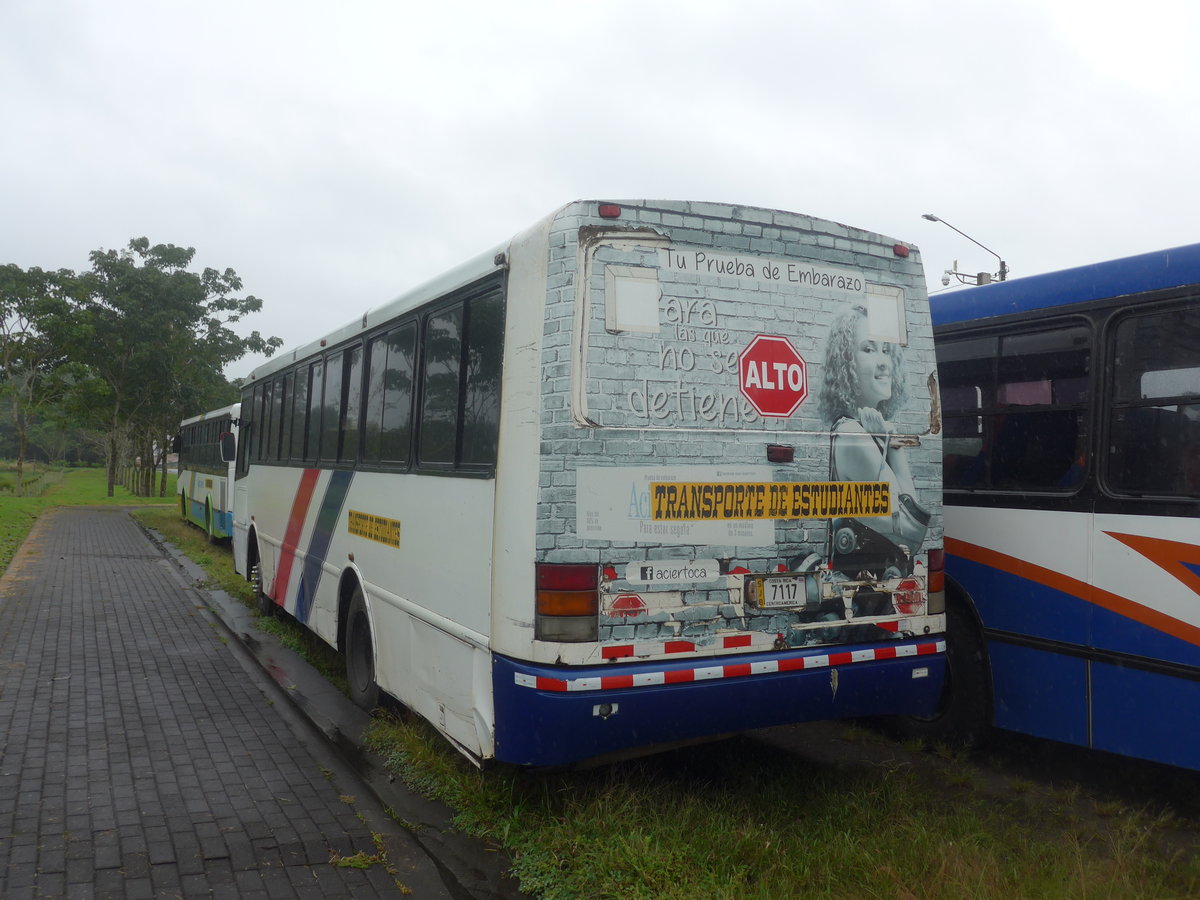 (211'759) - ??? - 7117 - Mercedes am 20. November 2019 in La Fortuna